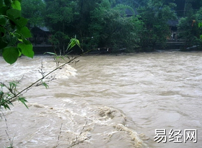 梦见河水上涨