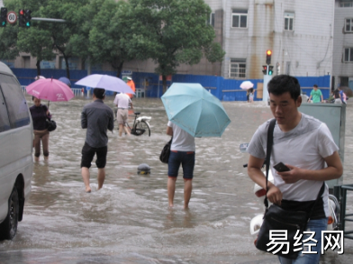 梦见别人家发大水