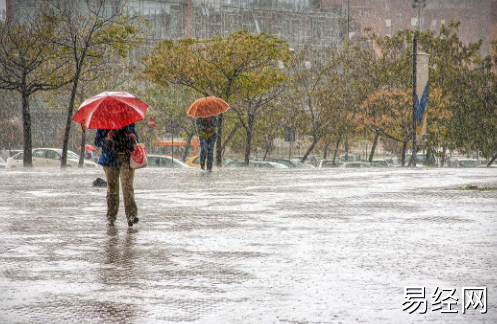 梦见下大雨是什么意思？周公解梦大全查询免费