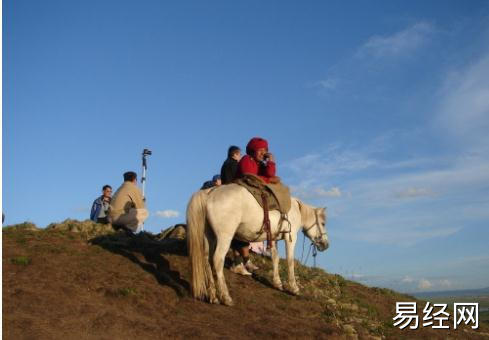 梦见骑马过海是什么意思？周公解梦大全查询免费