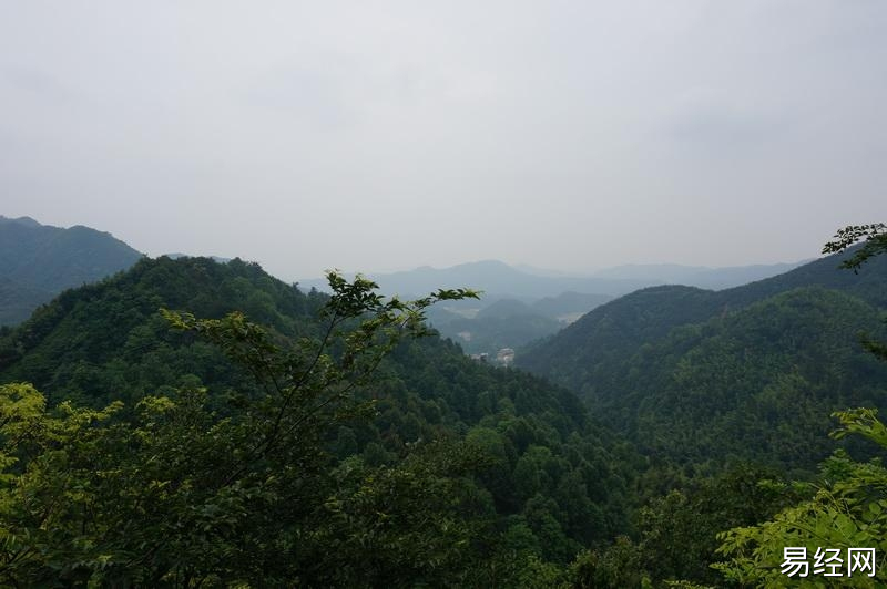 风水墓地靠山在水外必出贵人？