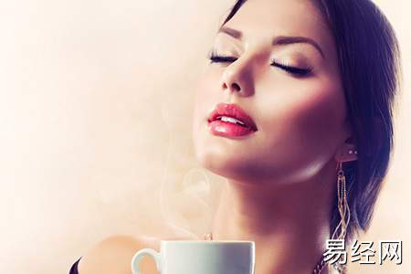 金水伤官见官的富贵八字