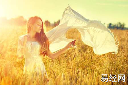 寅日柱女命性格与命运