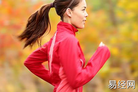 泉中水命的女人适合佩戴什么