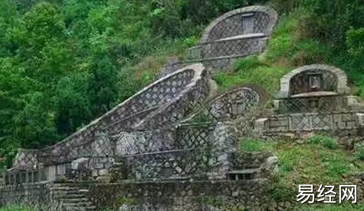 墓地长草会影响墓地的风水吗?墓地长草影响风水?