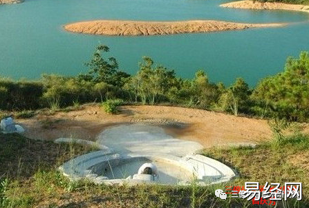 新坟地怎么看出好风水？教你如何看阴宅风水