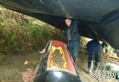 祖坟风水被破 （李向东）胡侃的故事：胡侃山改