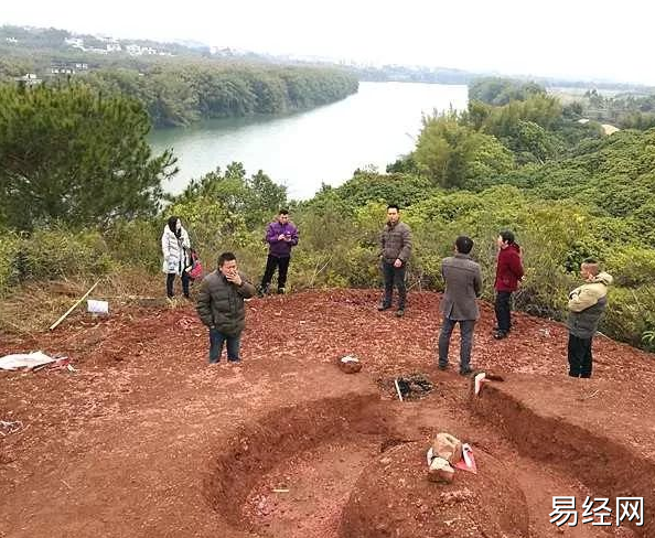 教你学会看墓地风水，怎样看坟墓风水相信很多小伙伴还不知道