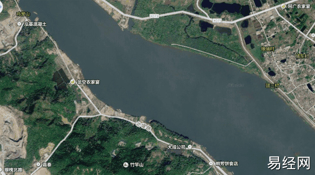 李嘉诚家的祖坟，其实是一个墓群，葬了