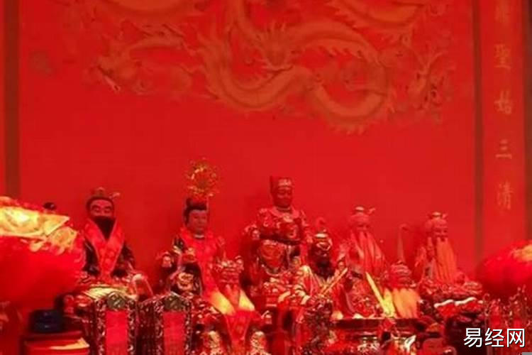 别人的坟埋在自家祖坟旁好吗