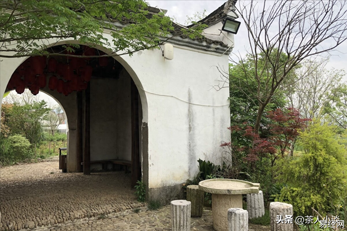 （茶人小谈）门前坟，屋后水，家财子不归