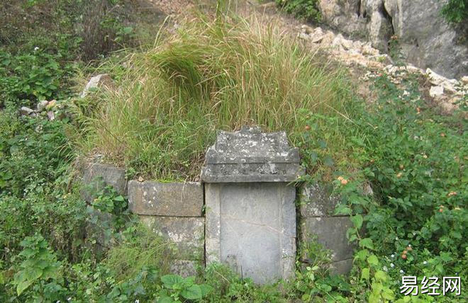 有一个小村庄，村民们过着平凡而宁静的生活