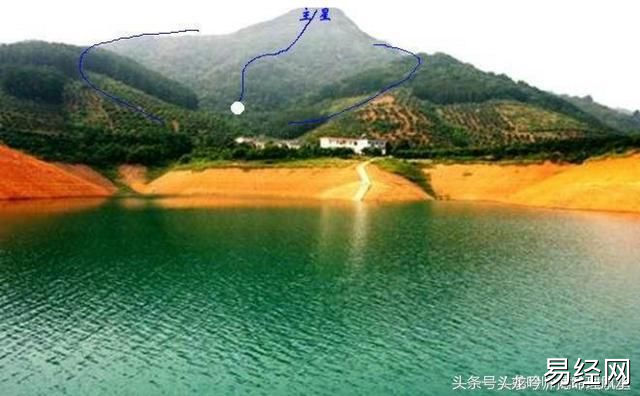 广西王李兆卓祖坟风水之祖坟的选址与布局