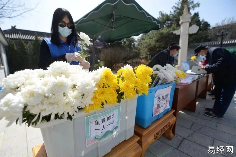 北京最早建立历史最长现代公墓上百位名人墓上线
