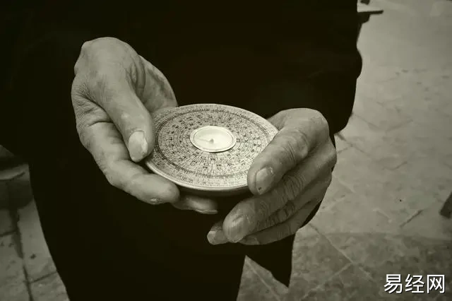 风水堂:《易经》讲的是万事万物发展的自然规律